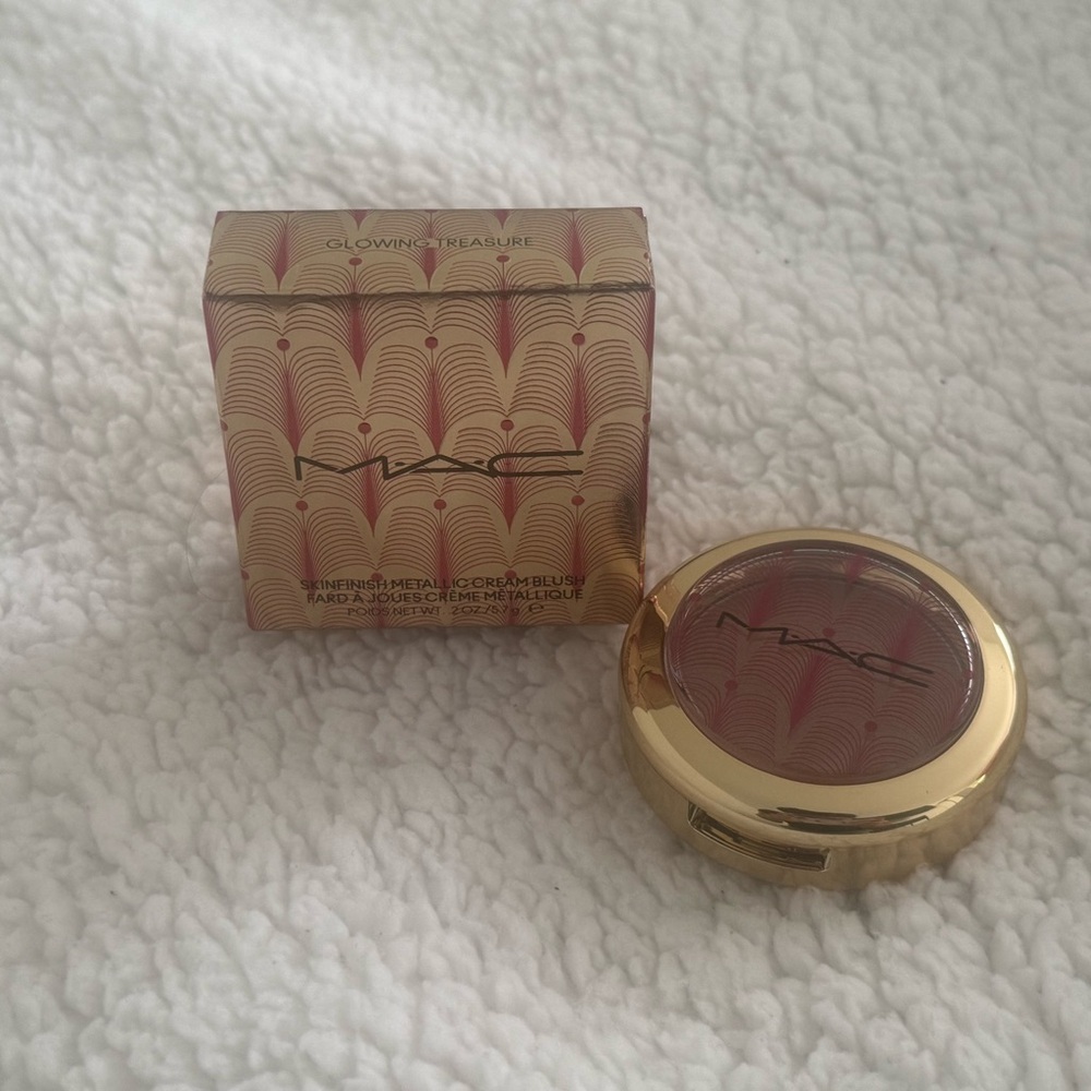 MAC Cosmetics Glowing Treasure Blush - Radiant Gold and Pink